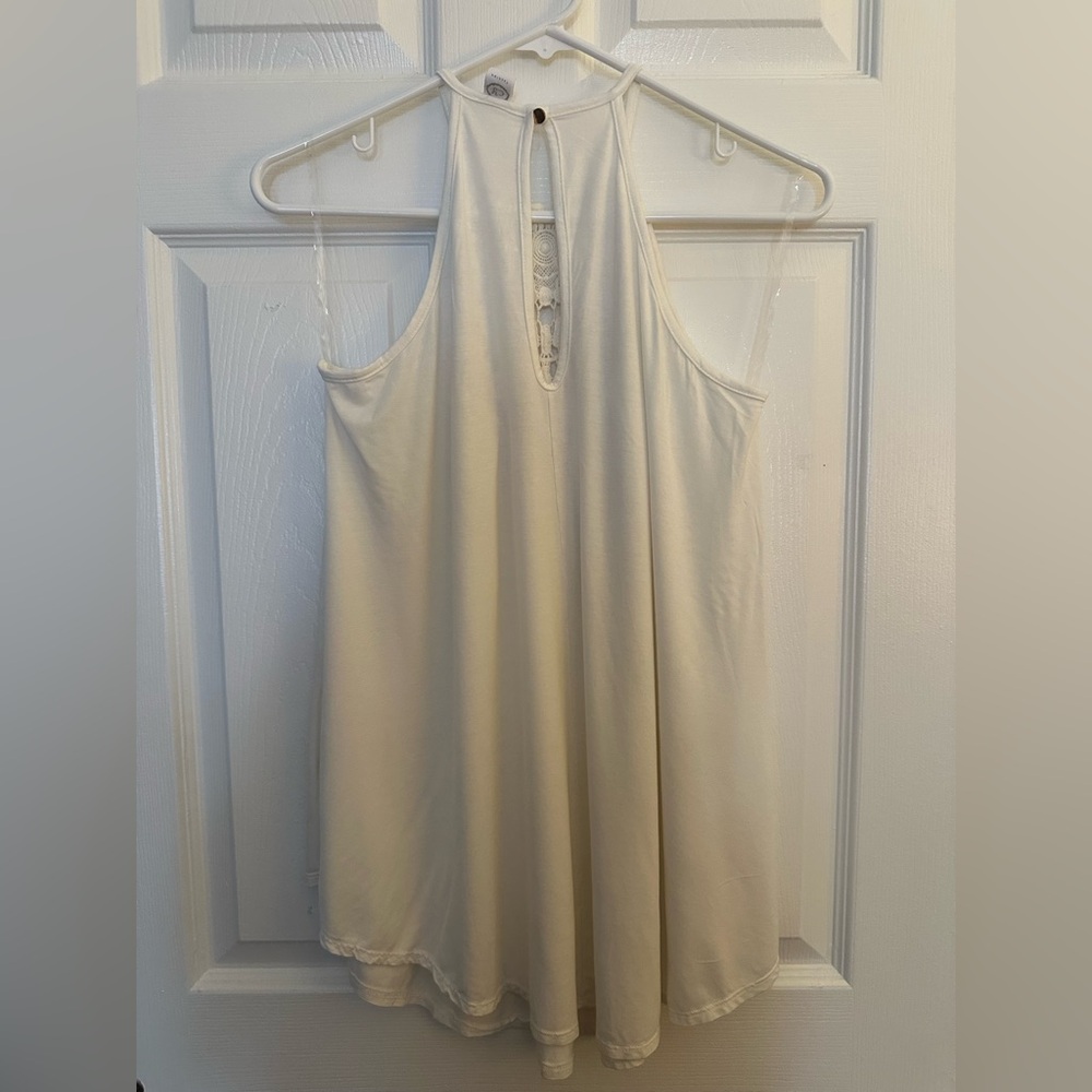Elegant White Crochet Halter Blouse - Picture 8 of 16